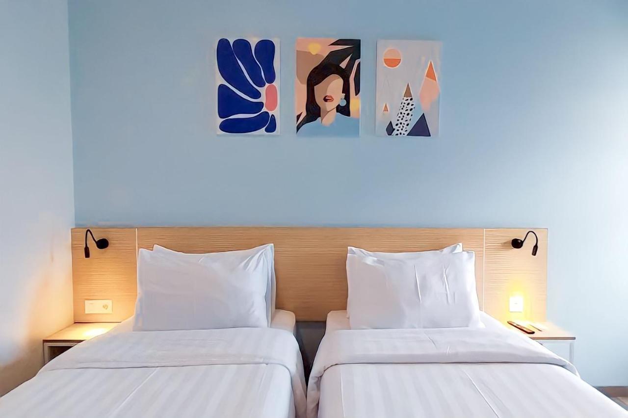 Front One Hotel Pasir Koja Bandung Luaran gambar
