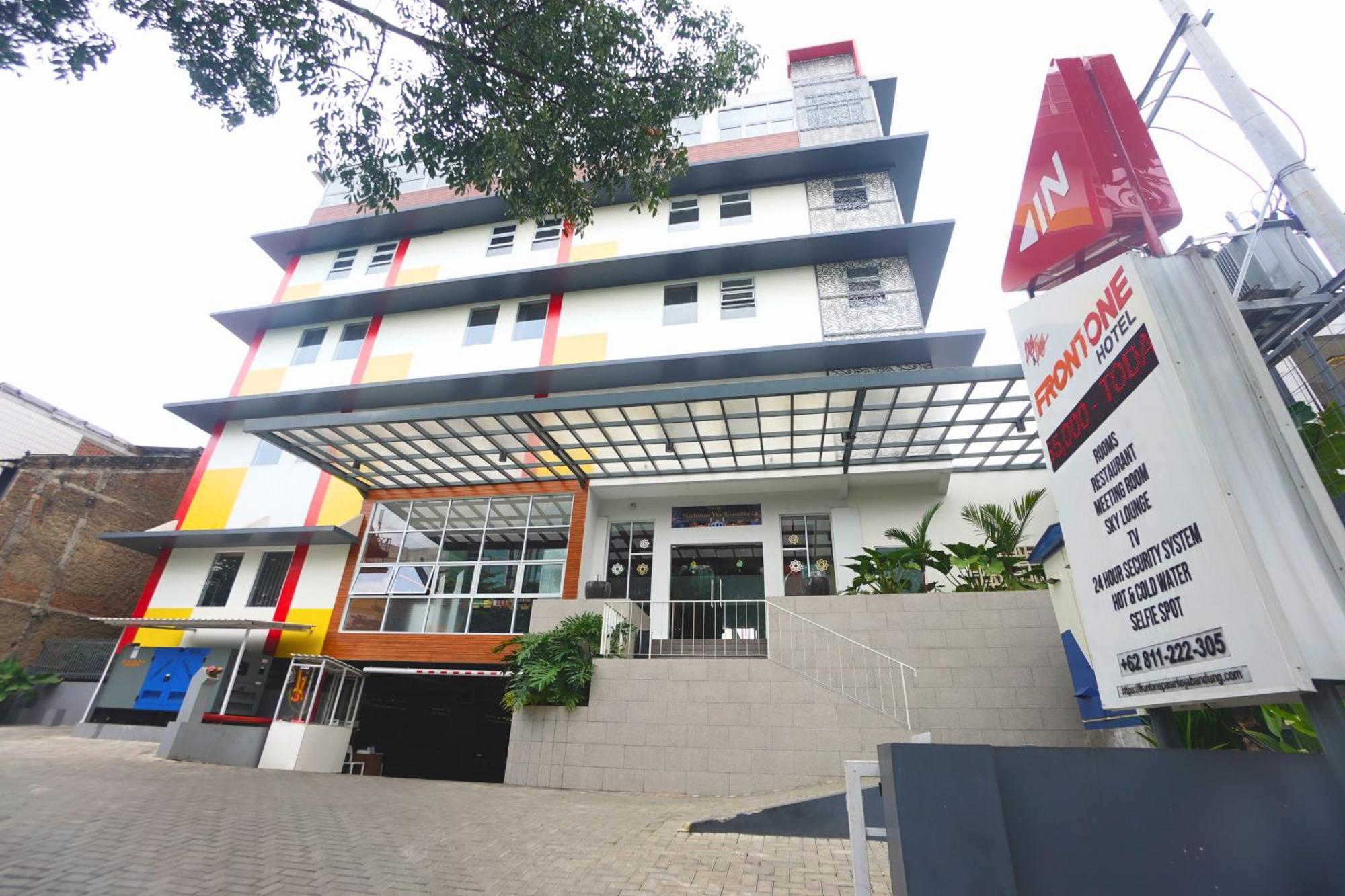 Front One Hotel Pasir Koja Bandung Luaran gambar