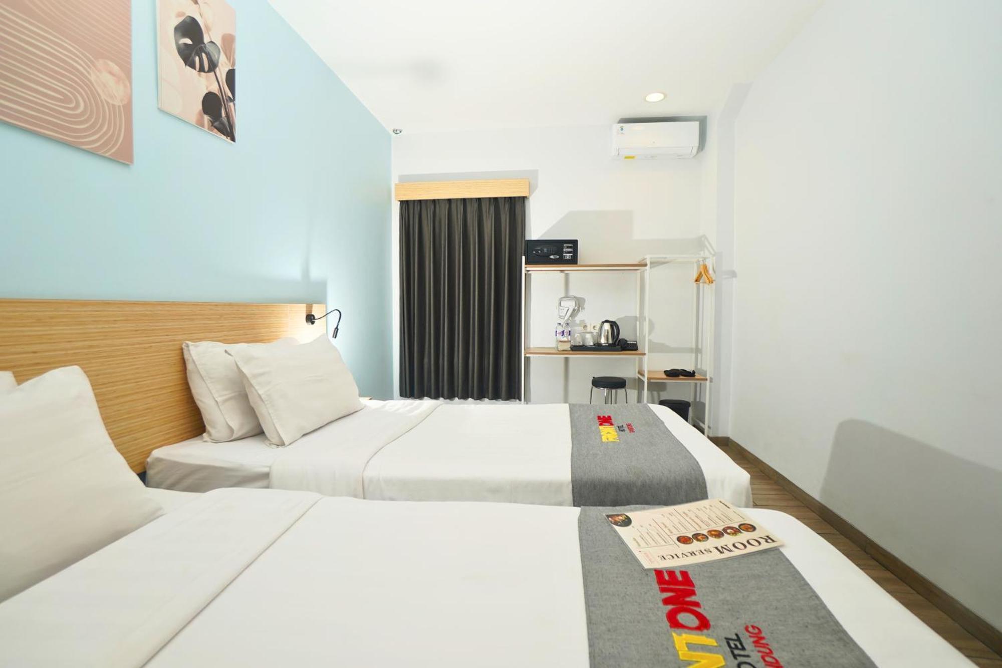 Front One Hotel Pasir Koja Bandung Luaran gambar
