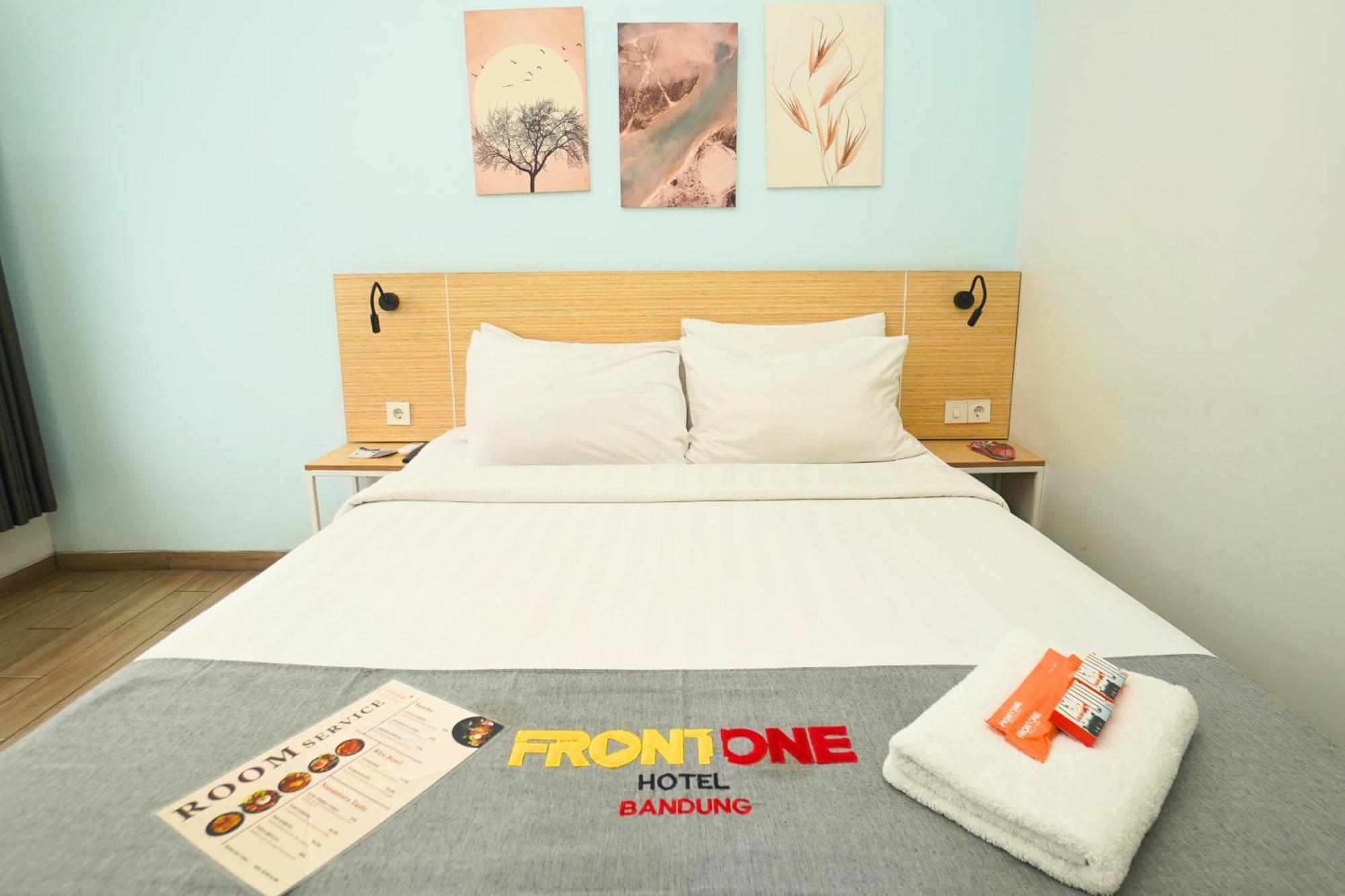 Front One Hotel Pasir Koja Bandung Luaran gambar